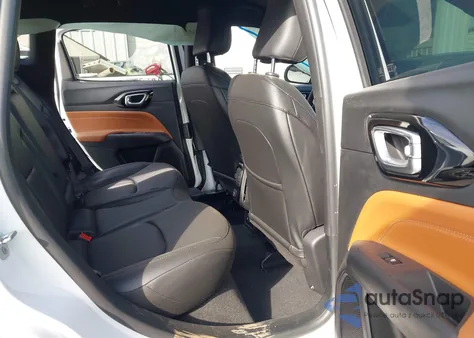 2025 Jeep Compass Limited 4X4 z USA, uszkodzony, nr VIN 3C4NJDCNXST601858